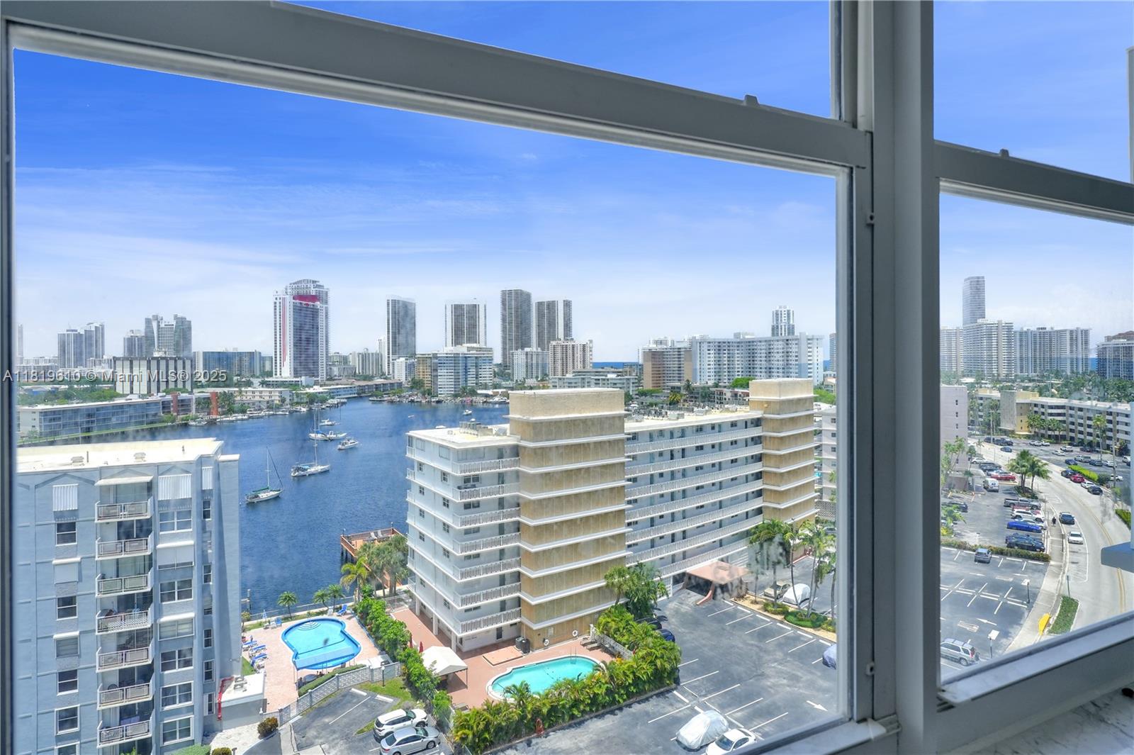 427 Golden Isles Dr #11H, Hallandale Beach, Florida image 4