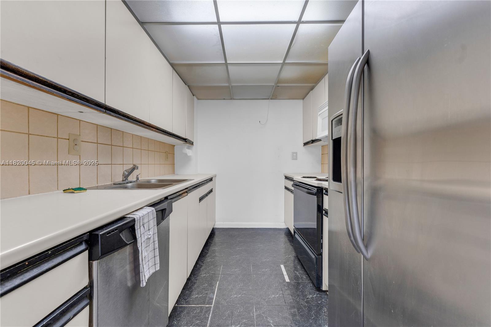 2457 Collins Ave #201, Miami Beach, Florida image 2