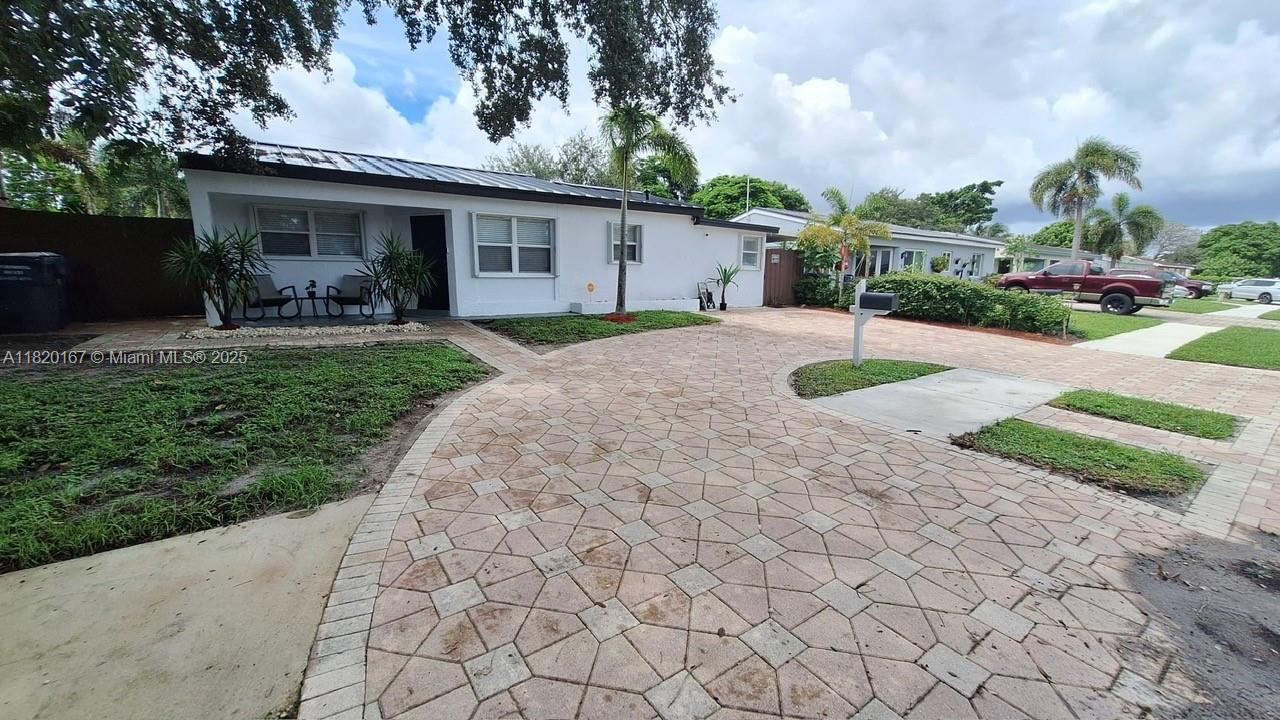 6810 Douglas St, Hollywood, Florida image 1