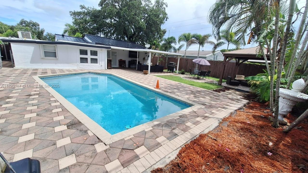 6810 Douglas St, Hollywood, Florida image 18
