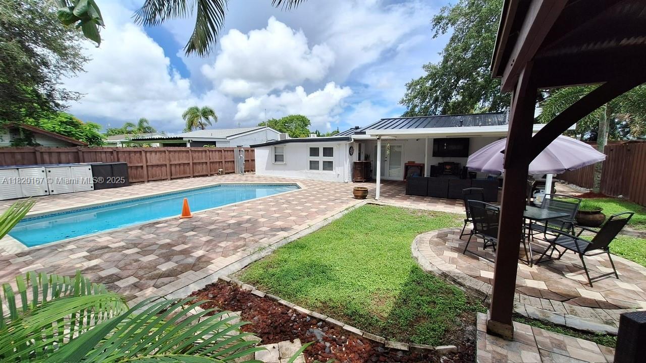 6810 Douglas St, Hollywood, Florida image 21