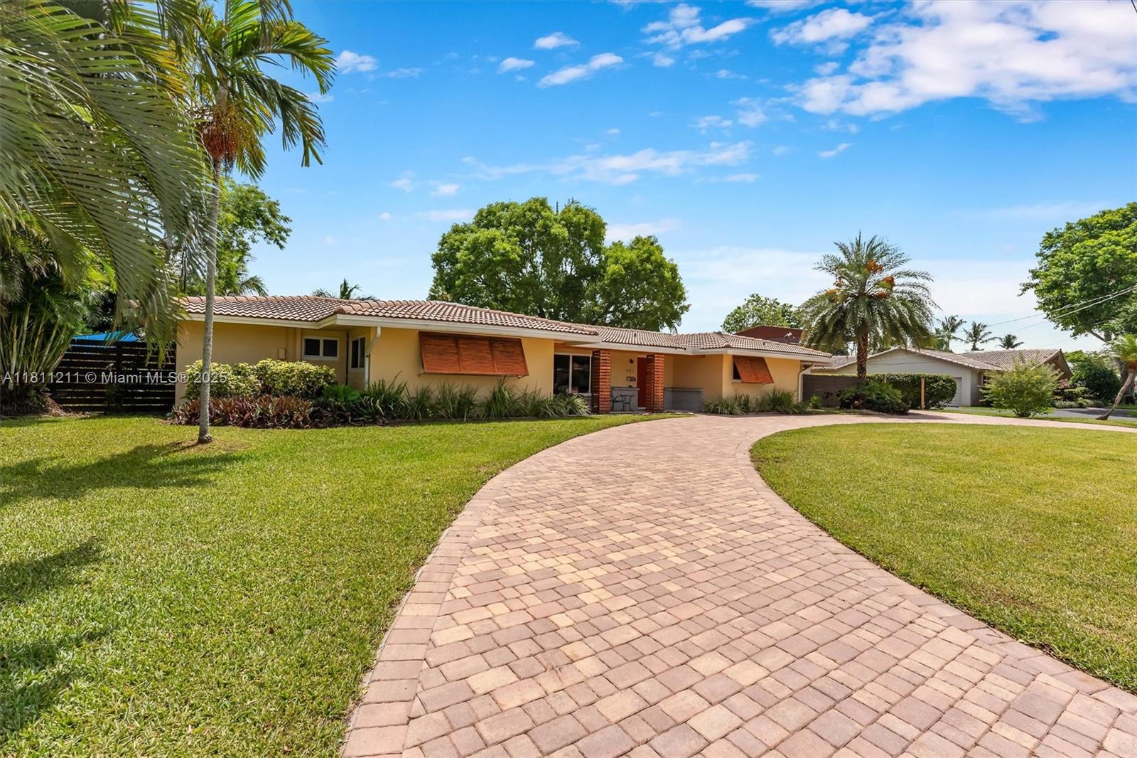 901 W Tropical Way, Plantation, Florida image 2