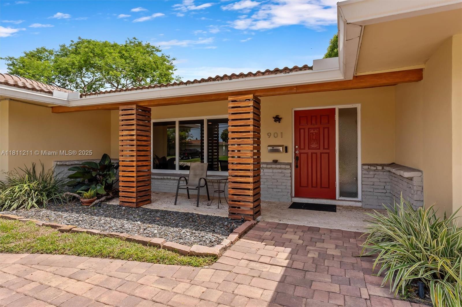 901 W Tropical Way, Plantation, Florida image 4