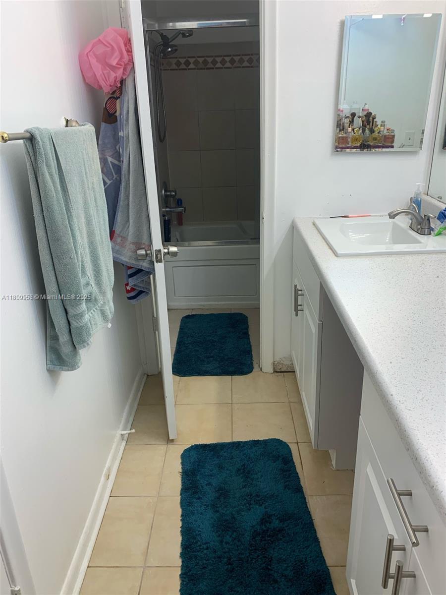 721 SE 1st Way #B18, Deerfield Beach, Florida image 21