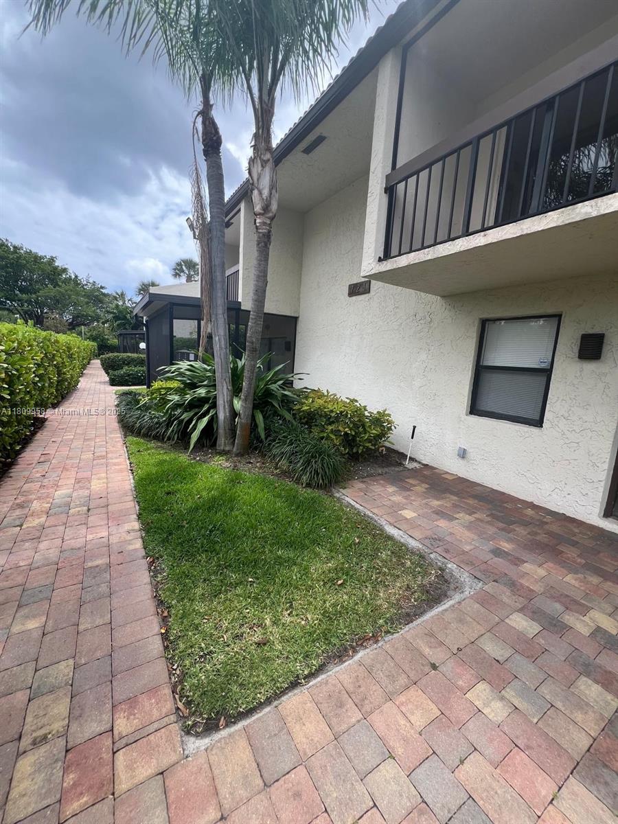 721 SE 1st Way #B18, Deerfield Beach, Florida image 3