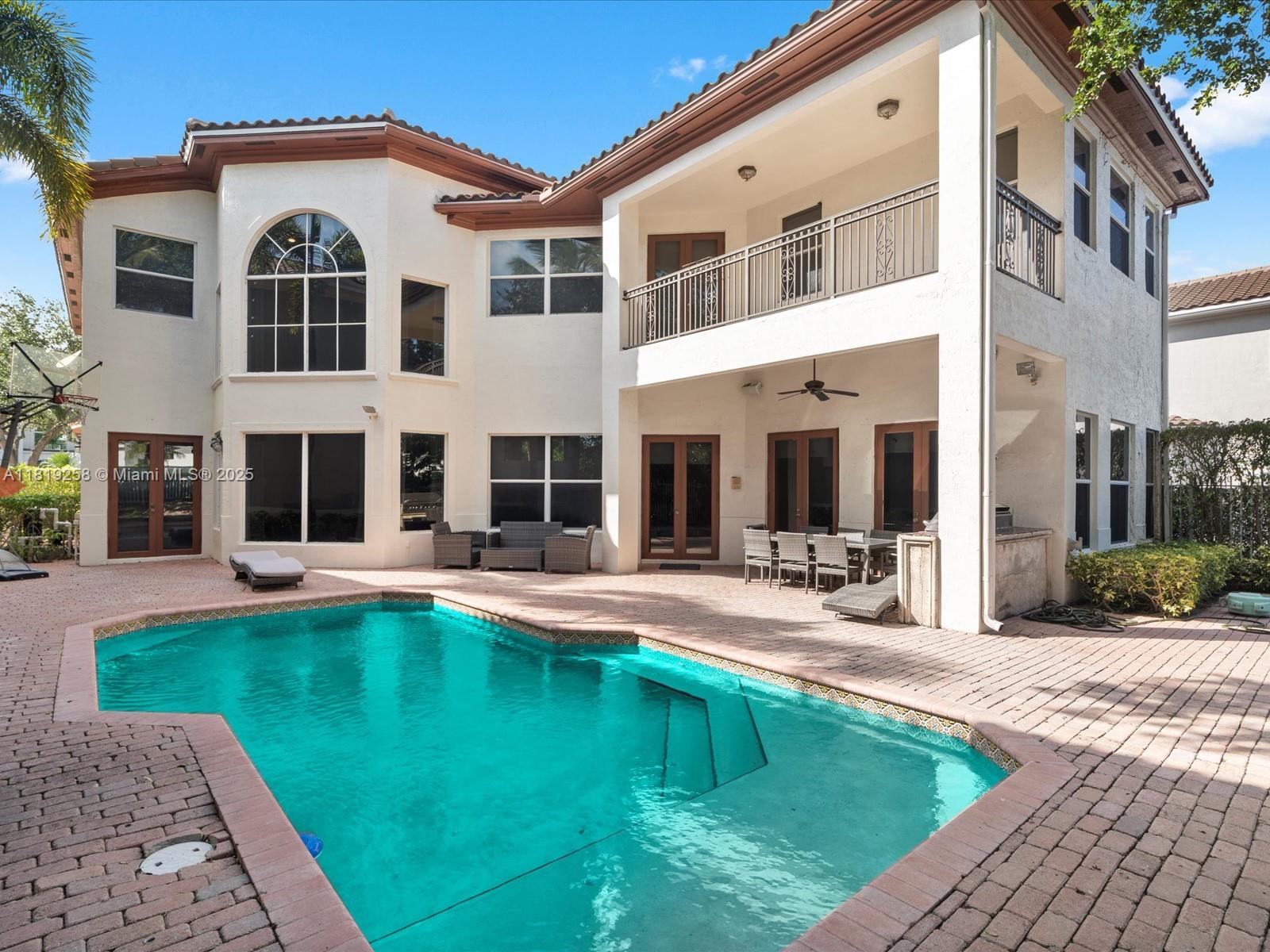 19501 NE 14 Ct, North Miami Beach, Florida image 1