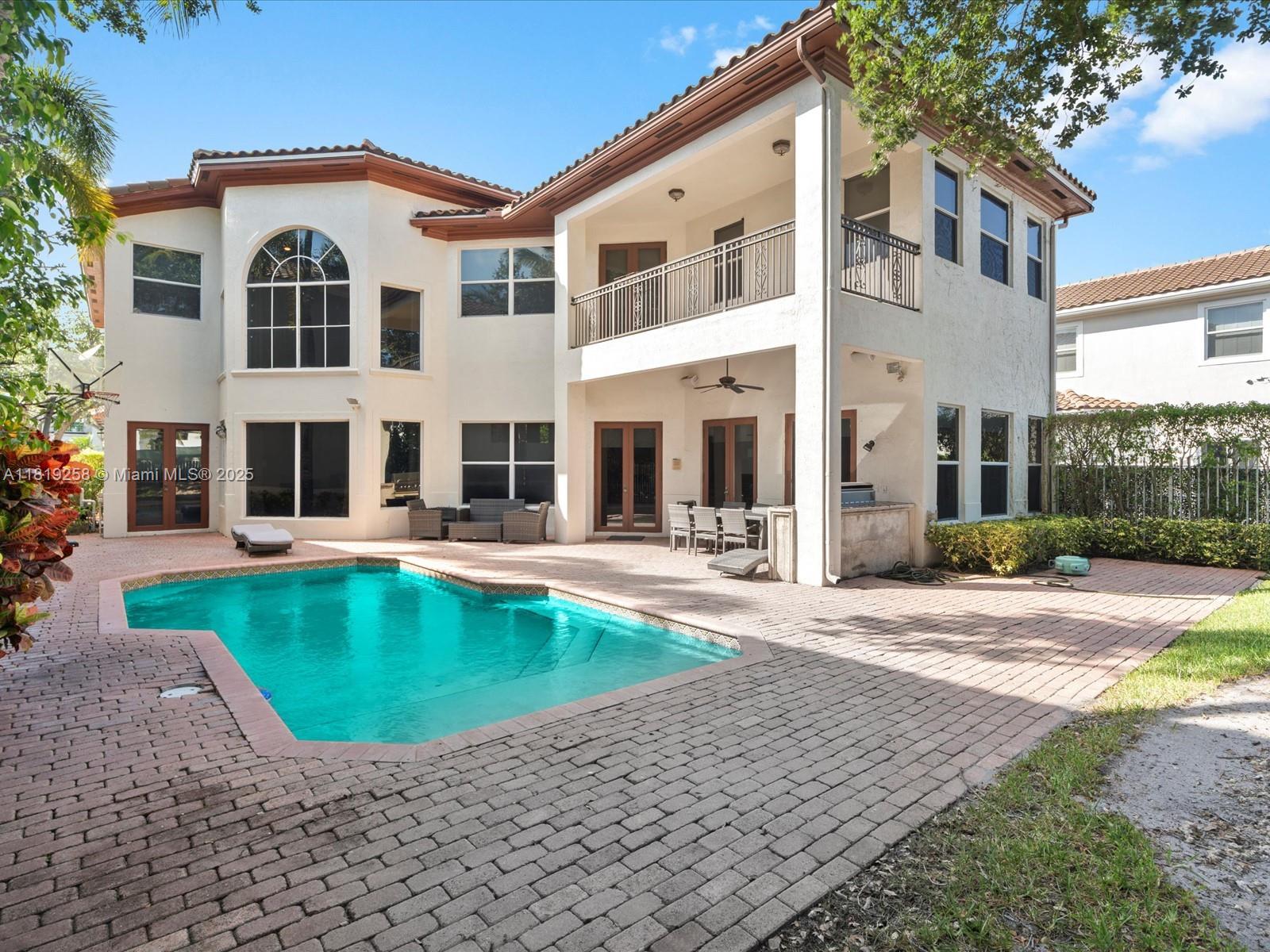 19501 NE 14 Ct, North Miami Beach, Florida image 2