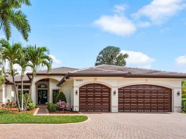 14843 SW 41st St, Davie, Florida image 2