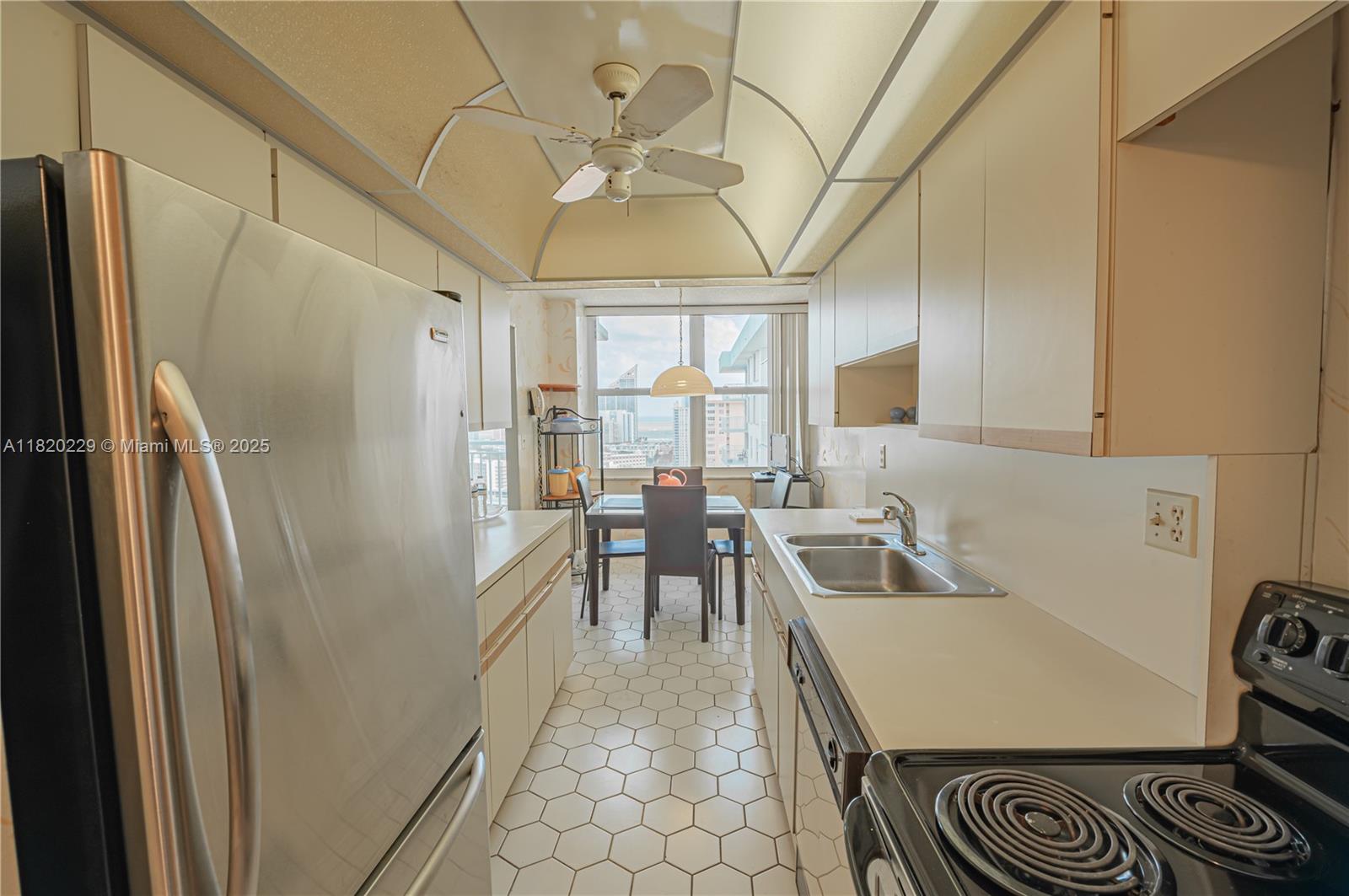301 174th St #2317, Sunny Isles Beach, Florida image 14