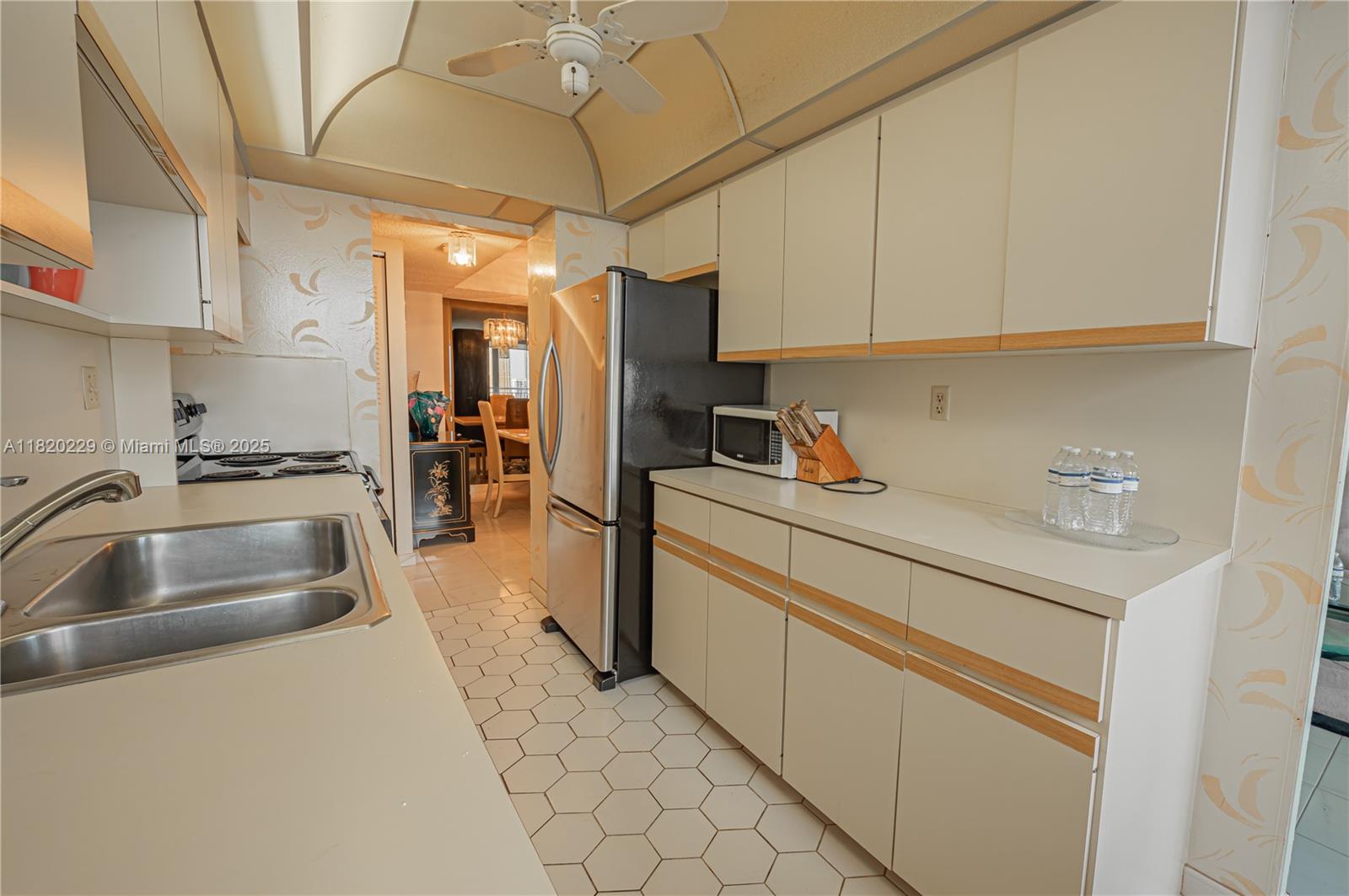 301 174th St #2317, Sunny Isles Beach, Florida image 19