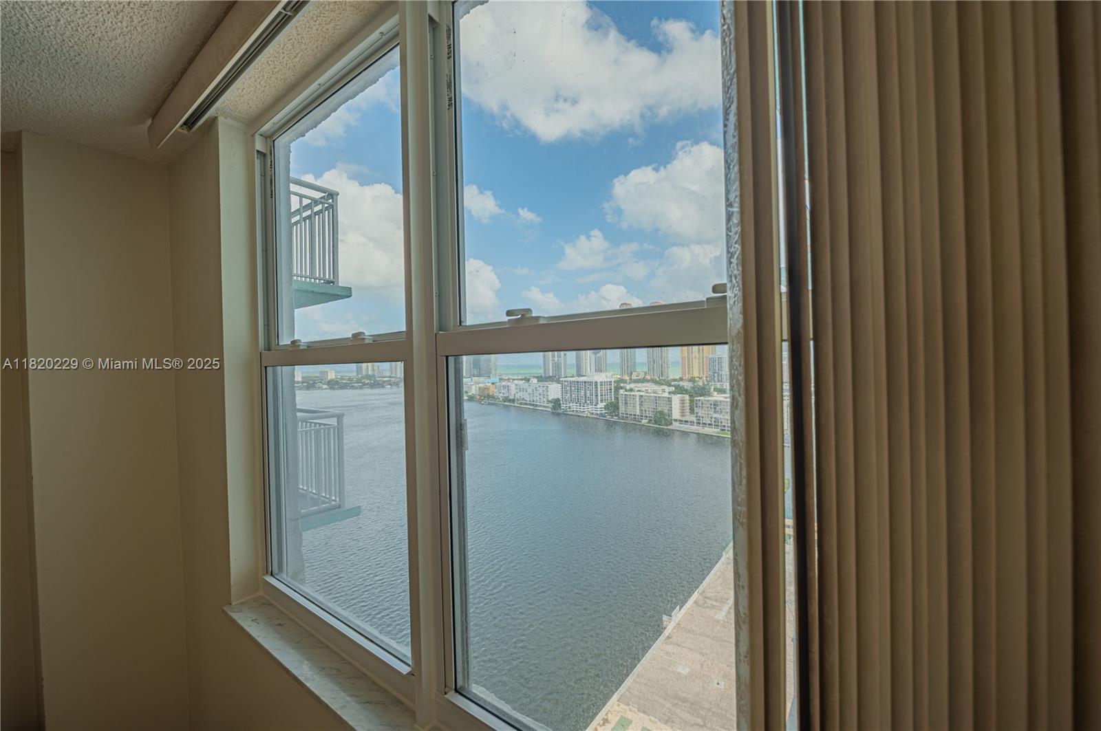 301 174th St #2317, Sunny Isles Beach, Florida image 35