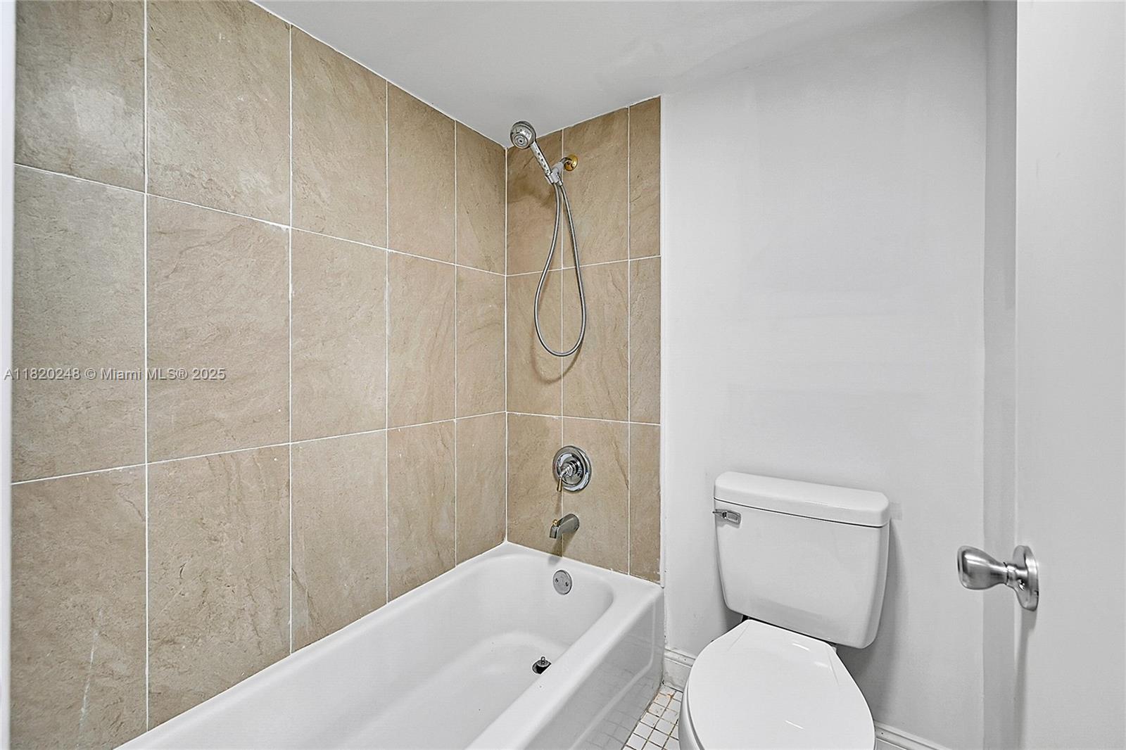 3680 Inverrary Dr #1X, Lauderhill, Florida image 12
