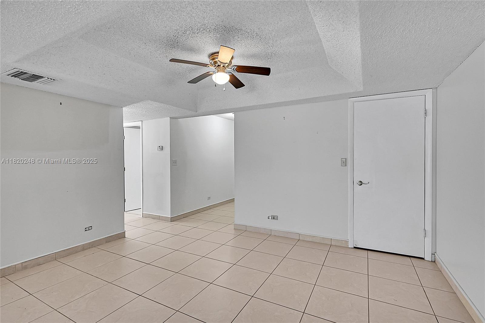 3680 Inverrary Dr #1X, Lauderhill, Florida image 5
