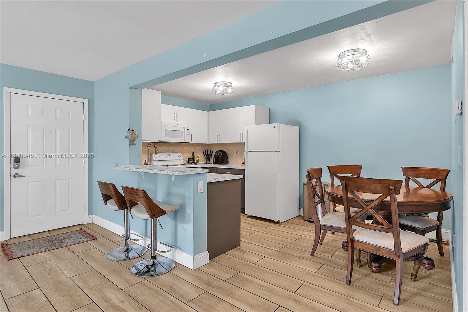251 W Palm Cir W #207, Pembroke Pines, Florida image 7