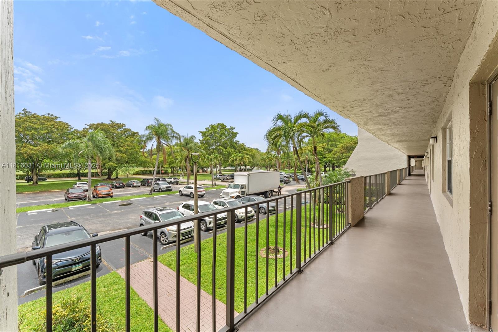 3150 W Rolling Hills Cir #209, Davie, Florida image 3