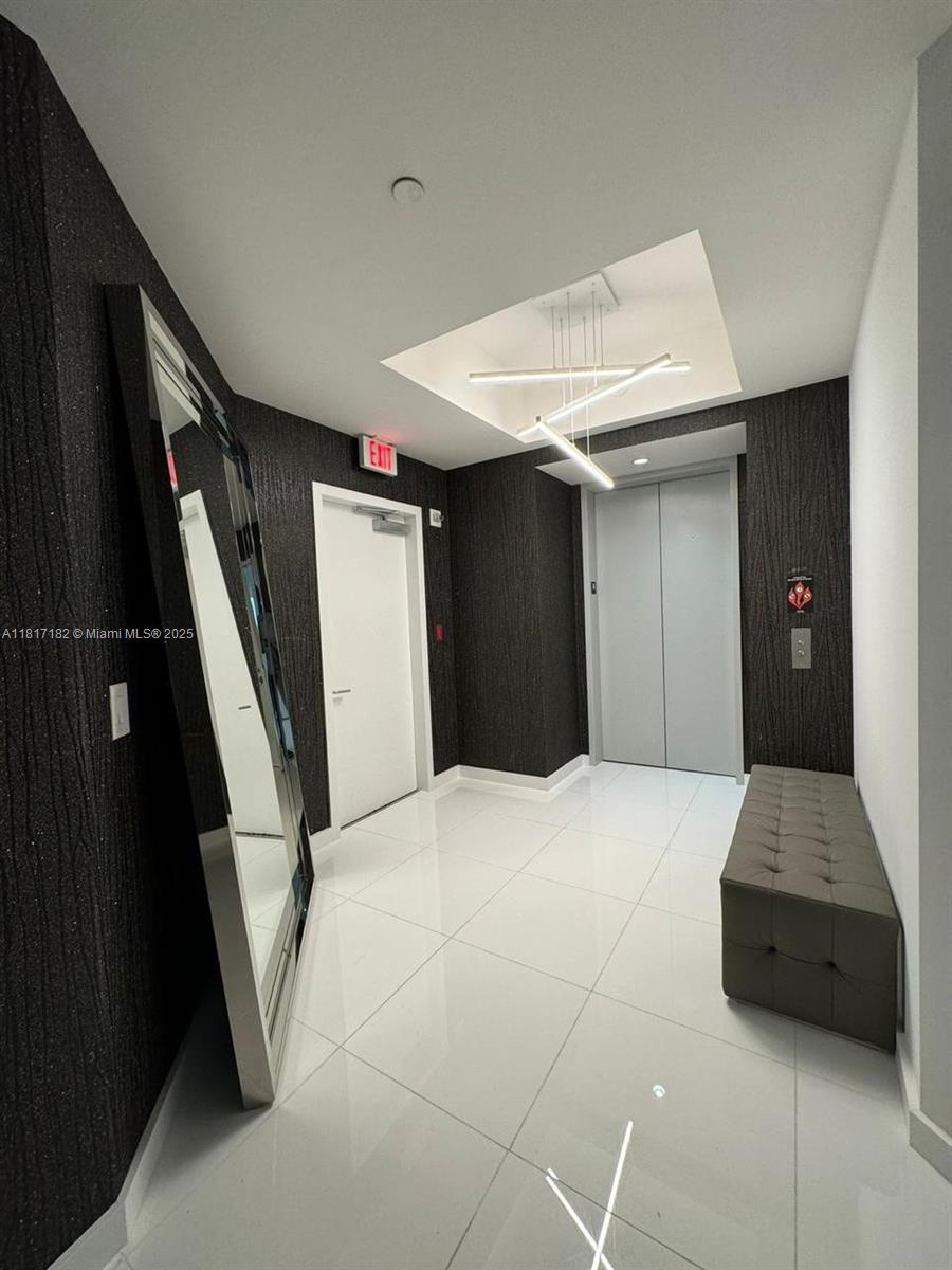Apartamento para Alugar em Miami, FL