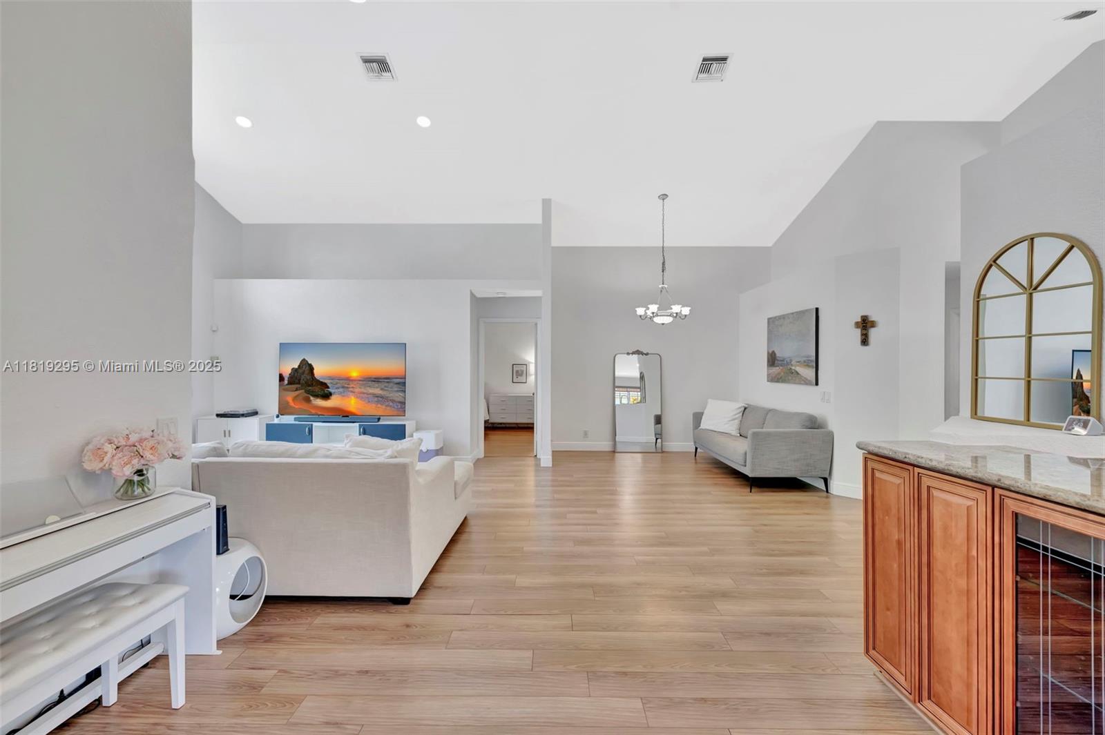 2060 Island Cir, Weston, Florida image 20