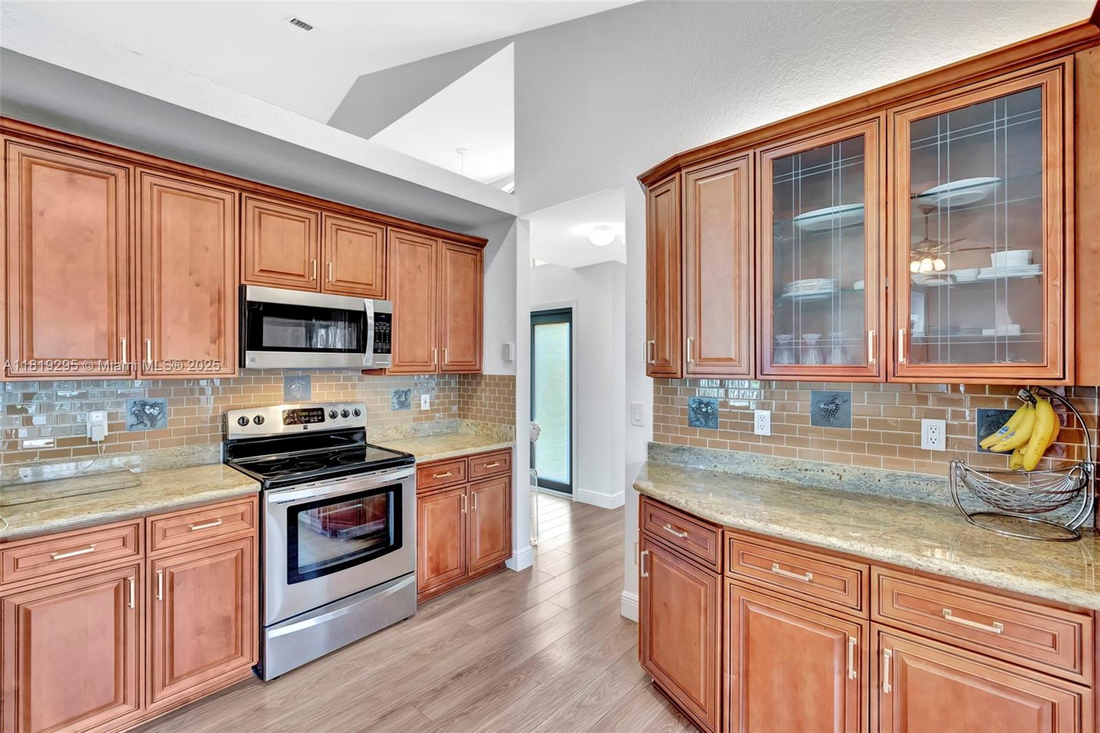 2060 Island Cir, Weston, Florida image 25