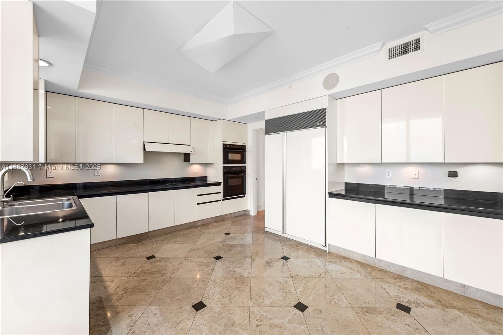 785 Crandon Blvd #1803, Key Biscayne, Florida image 11