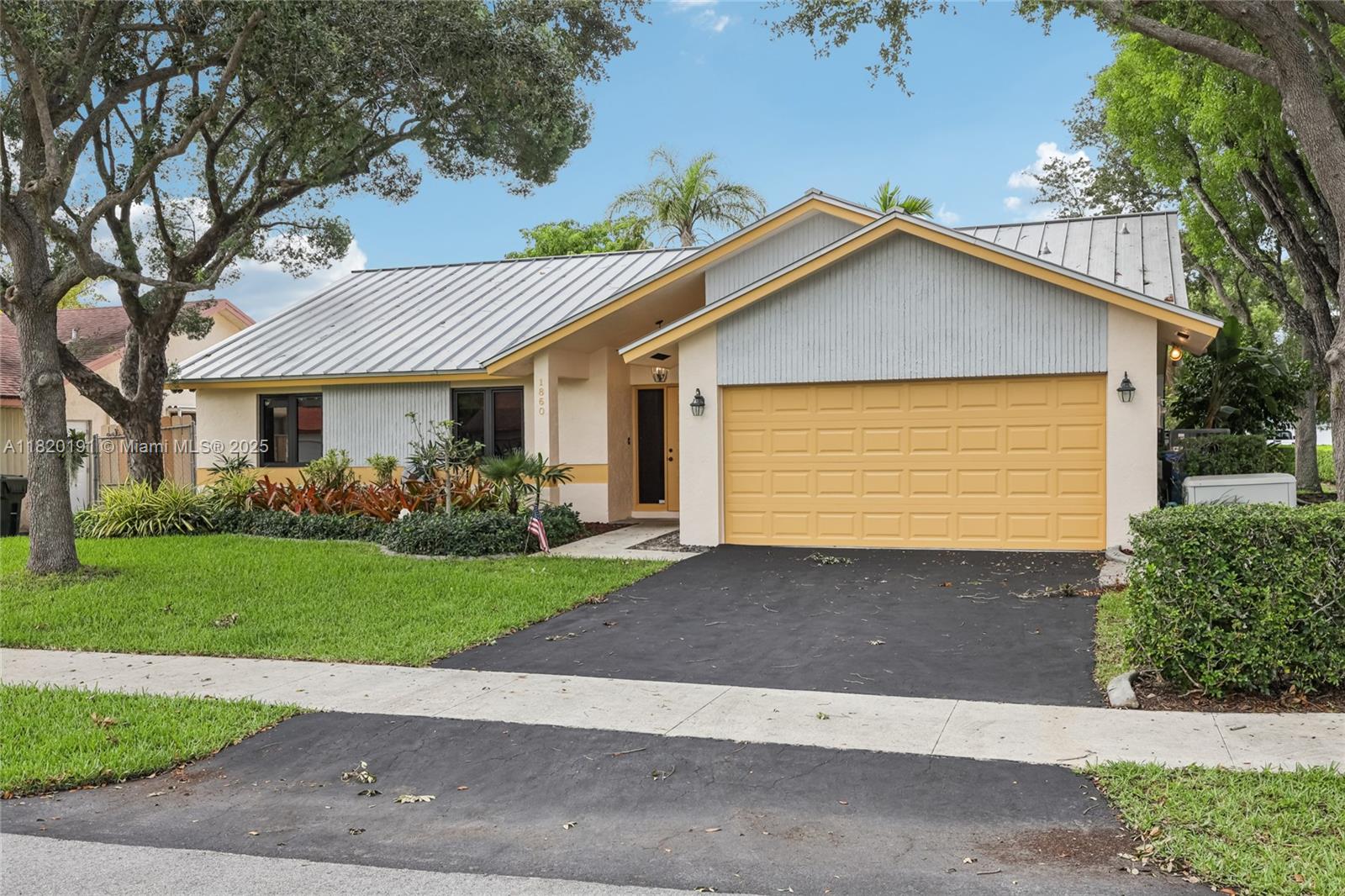 1860 NW 43rd St, Oakland Park, Florida image 1