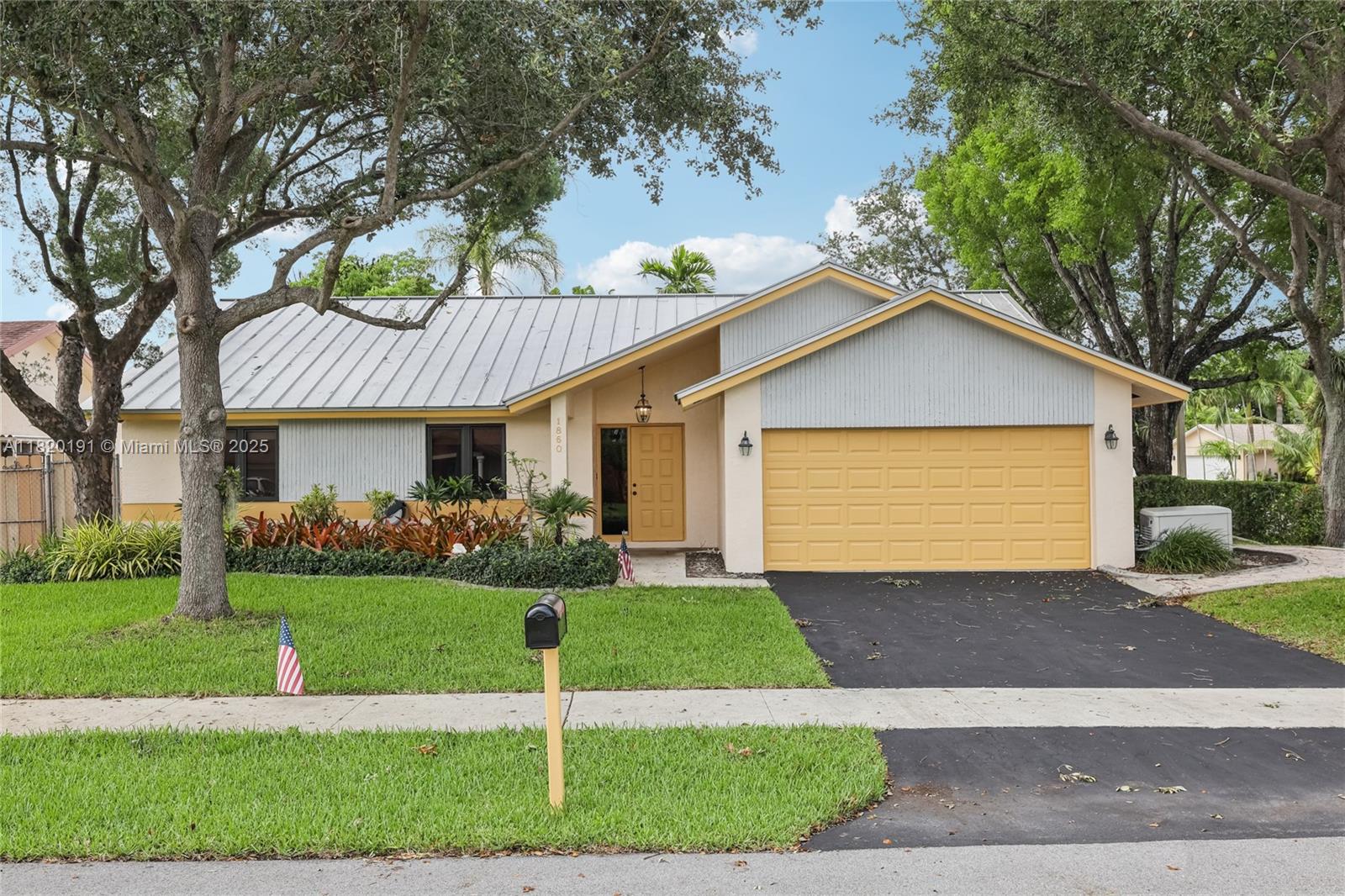 1860 NW 43rd St, Oakland Park, Florida image 2