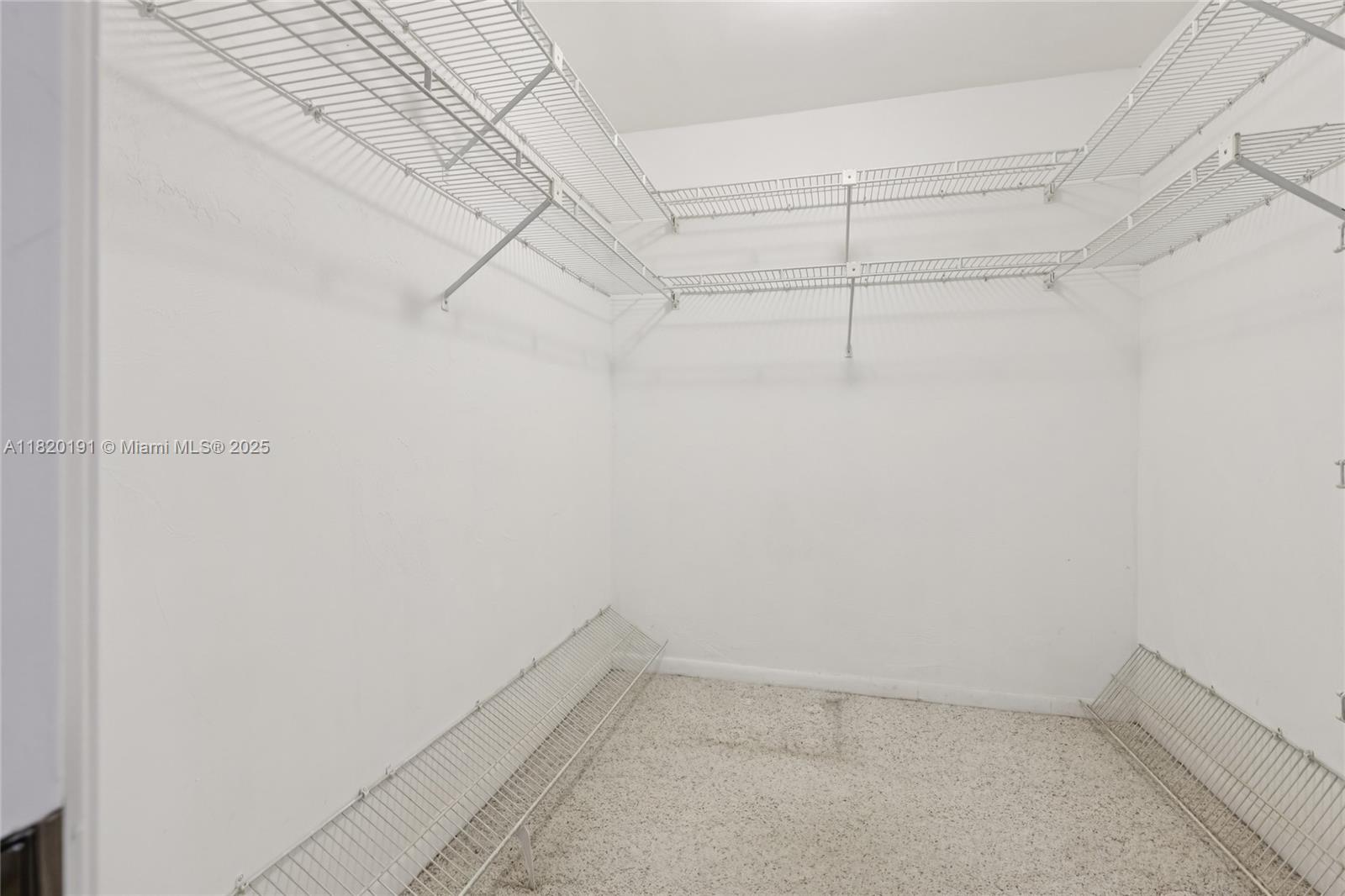 1860 NW 43rd St, Oakland Park, Florida image 36
