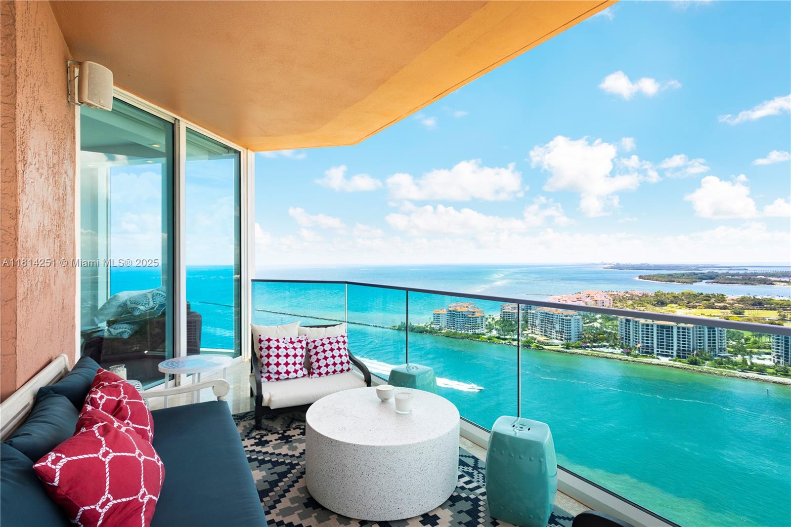 300 S Pointe Dr #3703, Miami Beach FL 33139