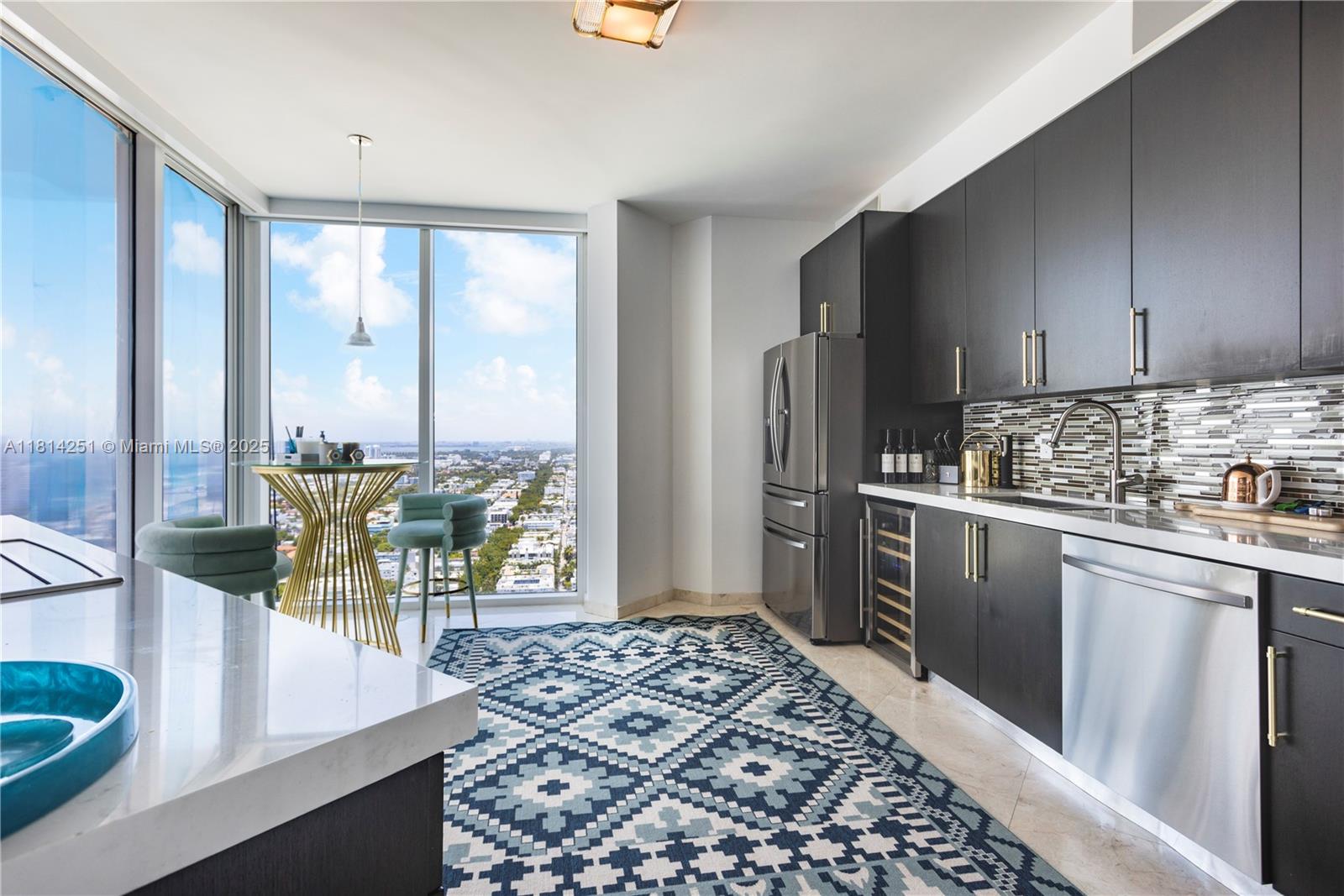 300 S Pointe Dr #3703, Miami Beach FL 33139