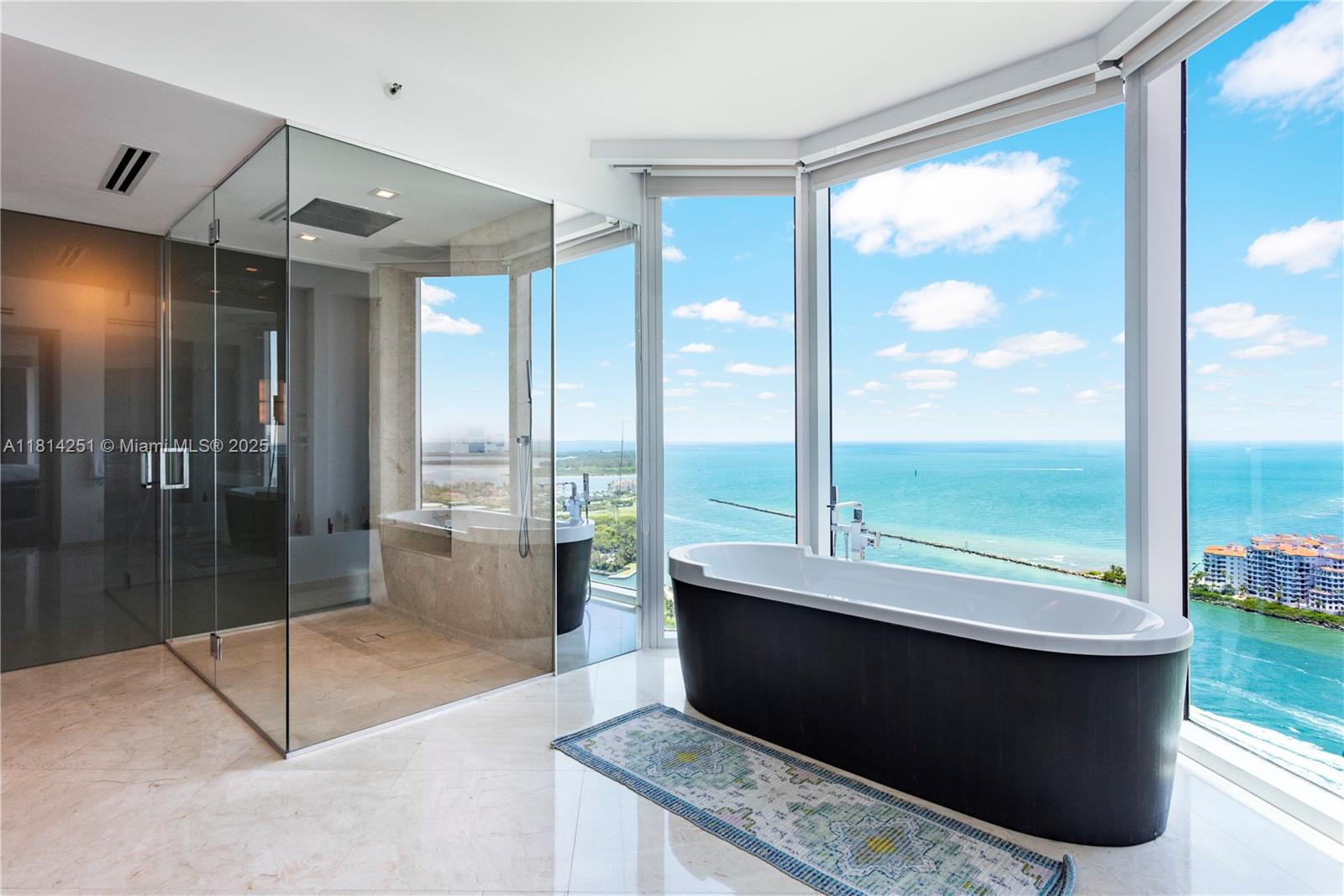 300 S Pointe Dr #3703, Miami Beach FL 33139