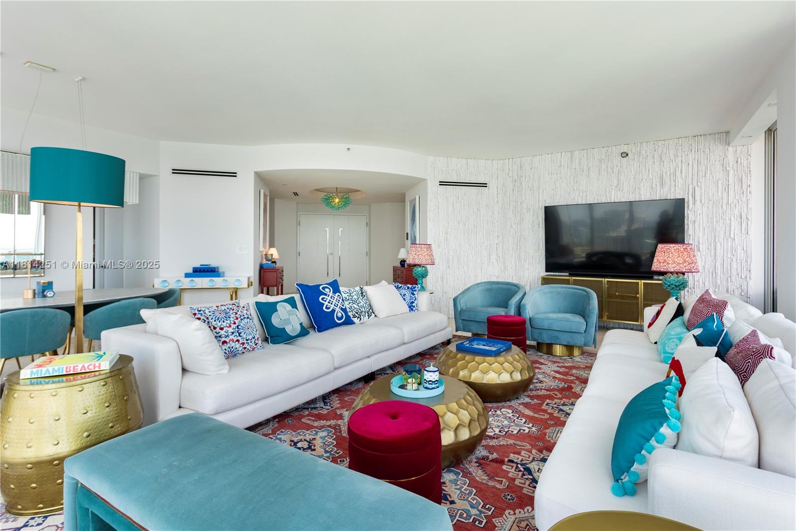 300 S Pointe Dr #3703, Miami Beach FL 33139