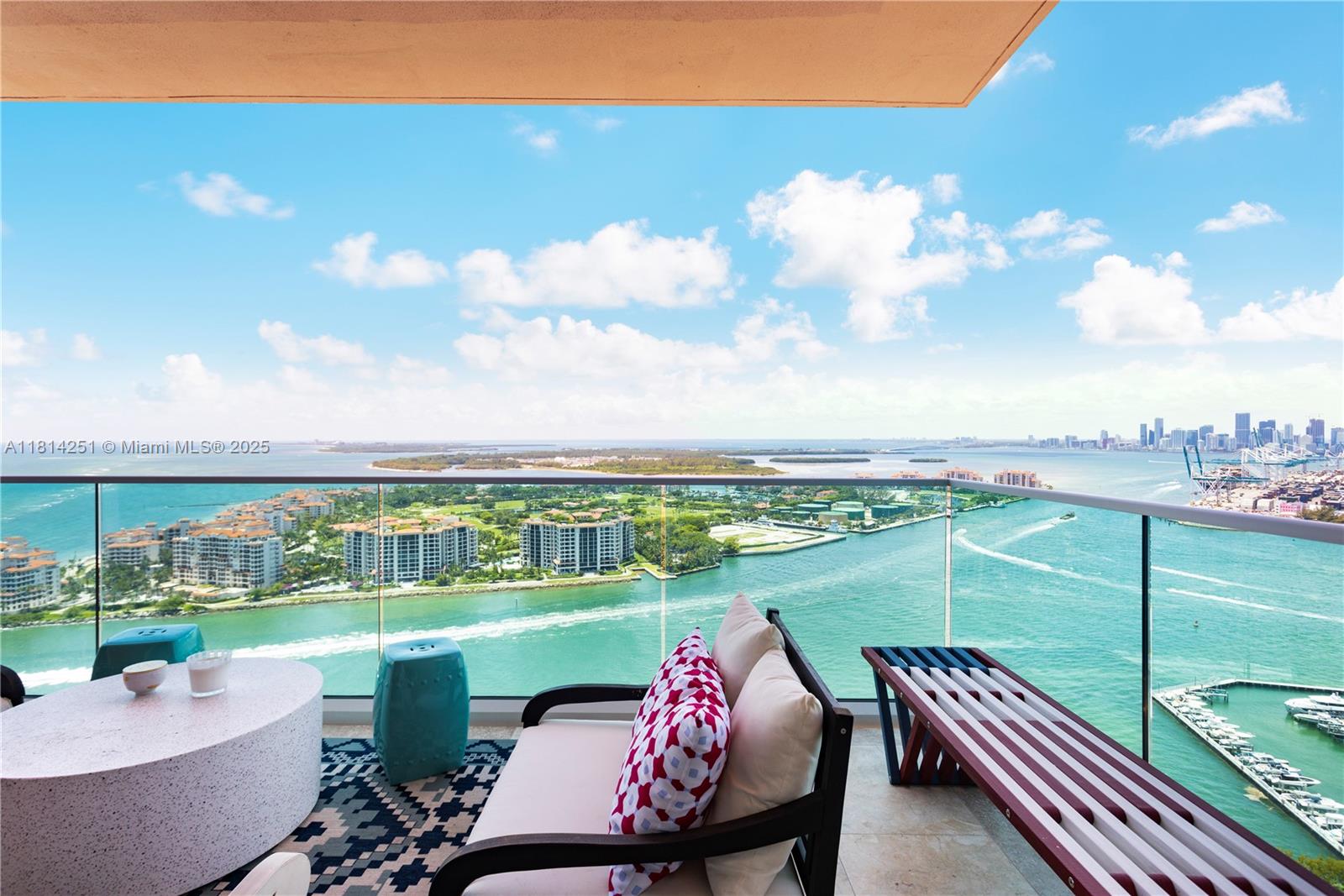 300 S Pointe Dr #3703, Miami Beach FL 33139