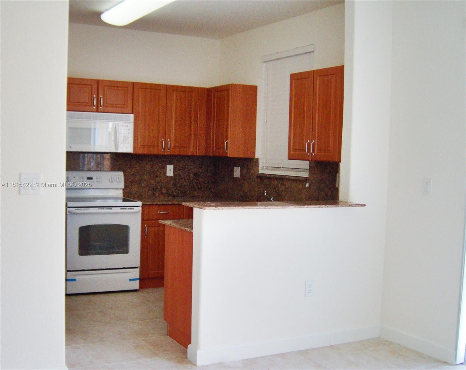 10840 NW 79th St, Doral, Florida image 5