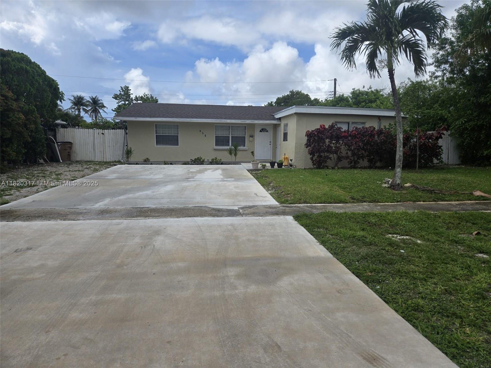650 NW 38th St, Deerfield Beach, Florida image 1