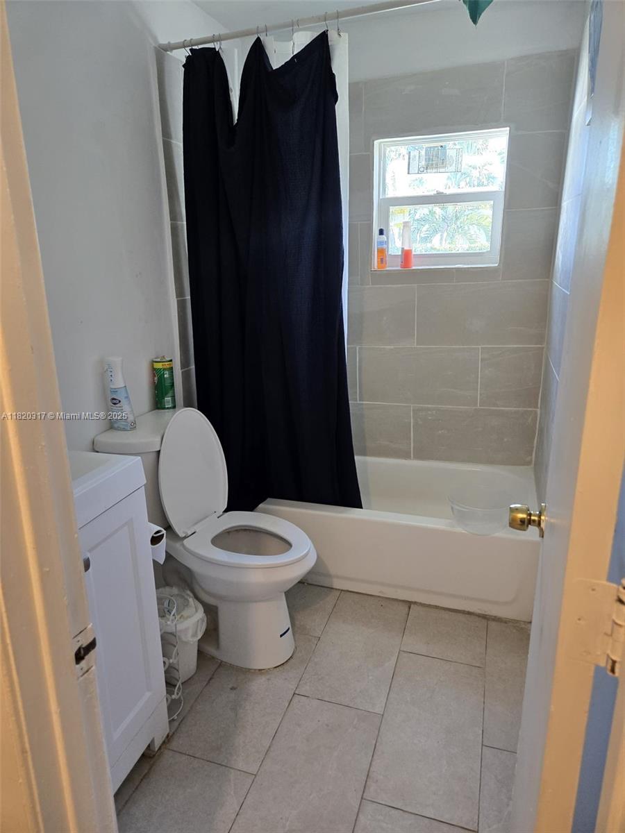 650 NW 38th St, Deerfield Beach, Florida image 12