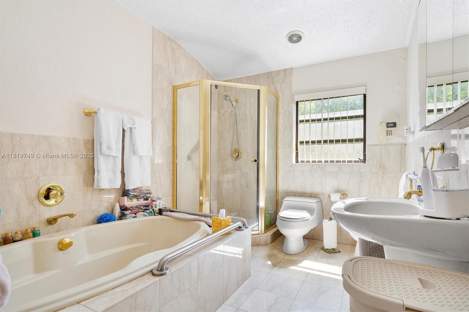 96 Bal Cross Dr, Bal Harbour, Florida image 6