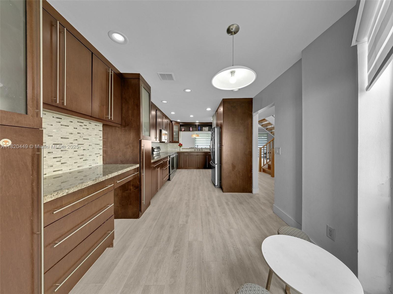 9933 NW 49th Ter, Doral, Florida image 17