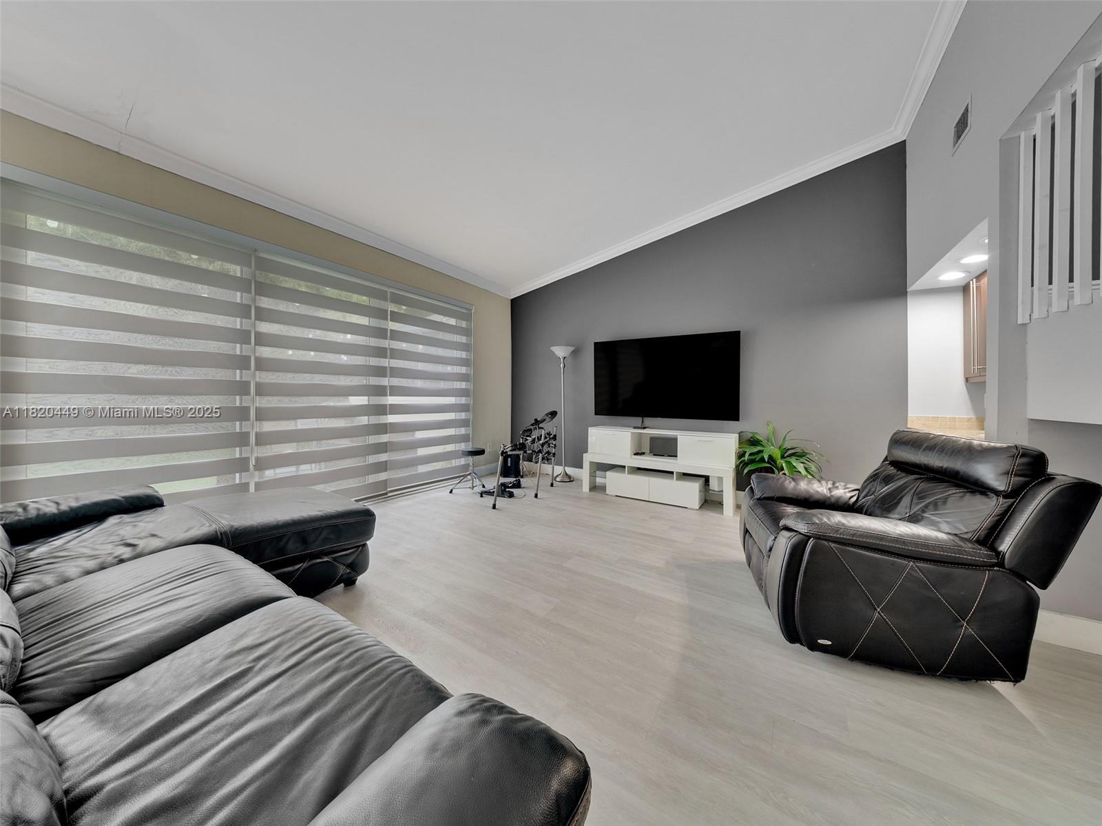 9933 NW 49th Ter, Doral, Florida image 22