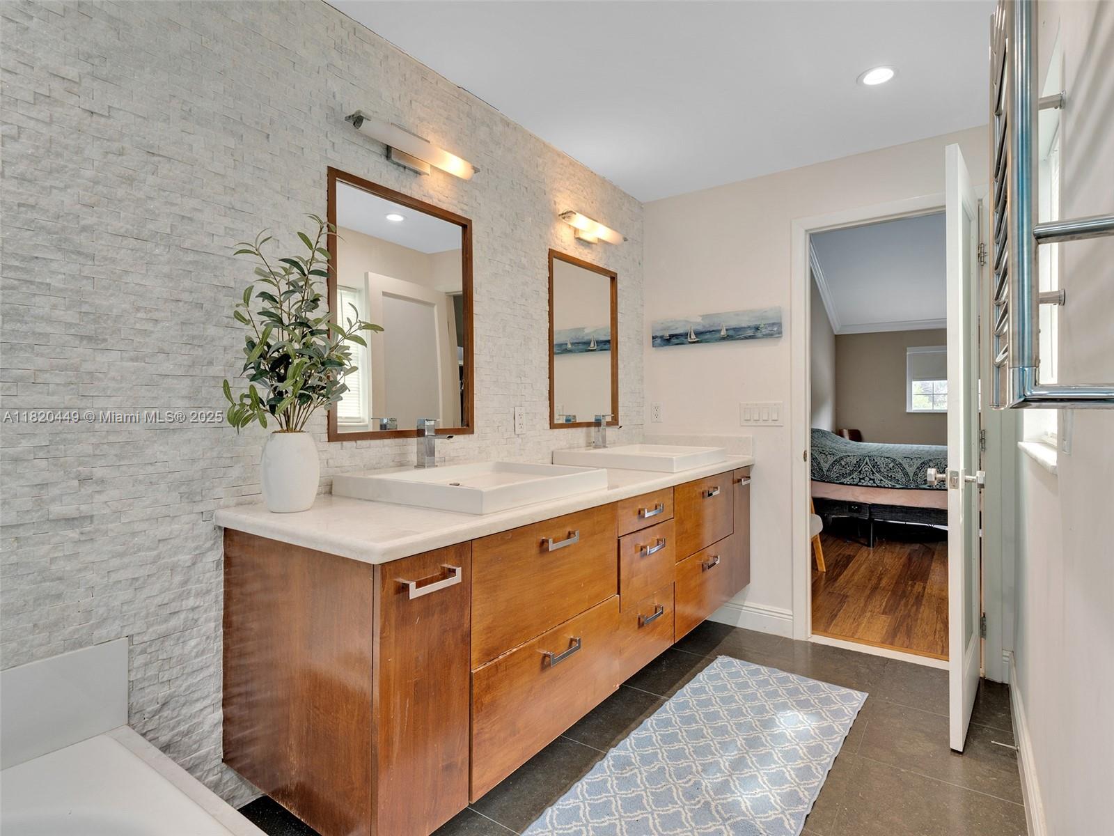 9933 NW 49th Ter, Doral, Florida image 35