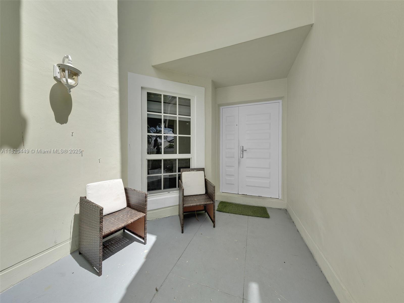 9933 NW 49th Ter, Doral, Florida image 4