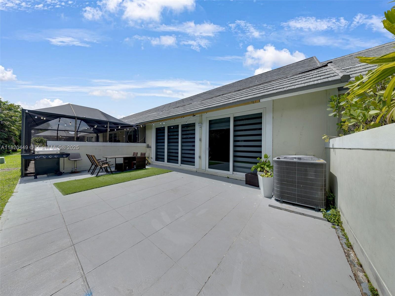 9933 NW 49th Ter, Doral, Florida image 42