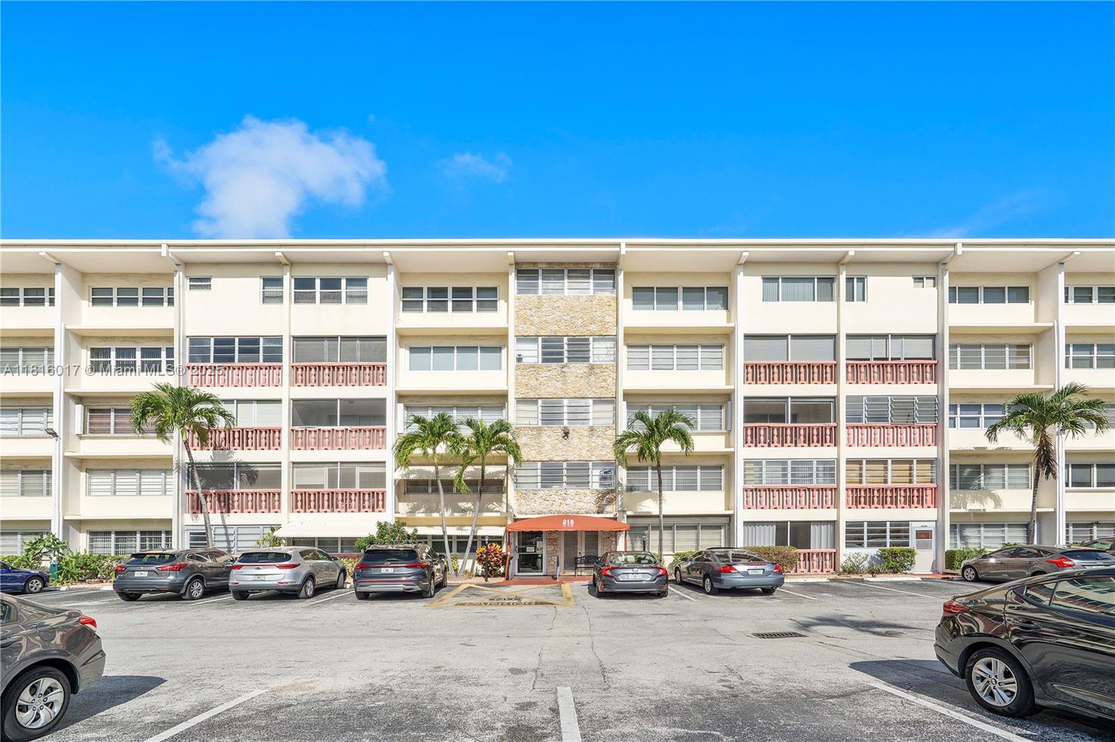 215 SE 3rd Ave #303B, Hallandale Beach, Florida image 13