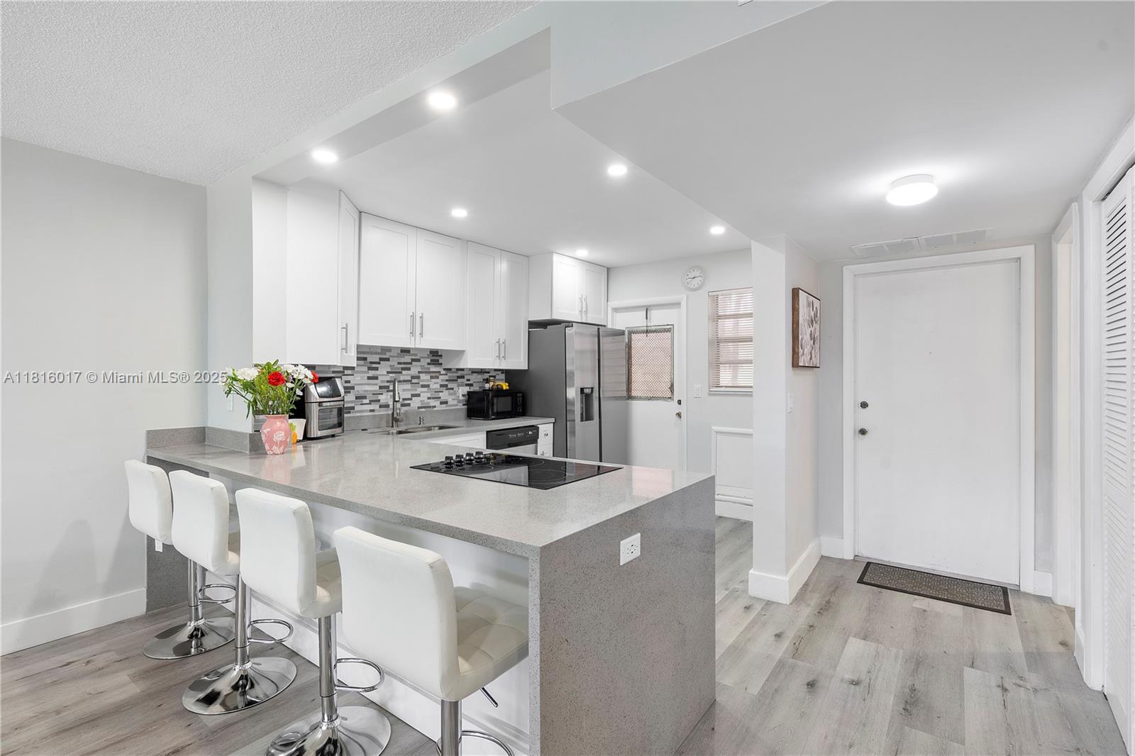 215 SE 3rd Ave #303B, Hallandale Beach, Florida image 3