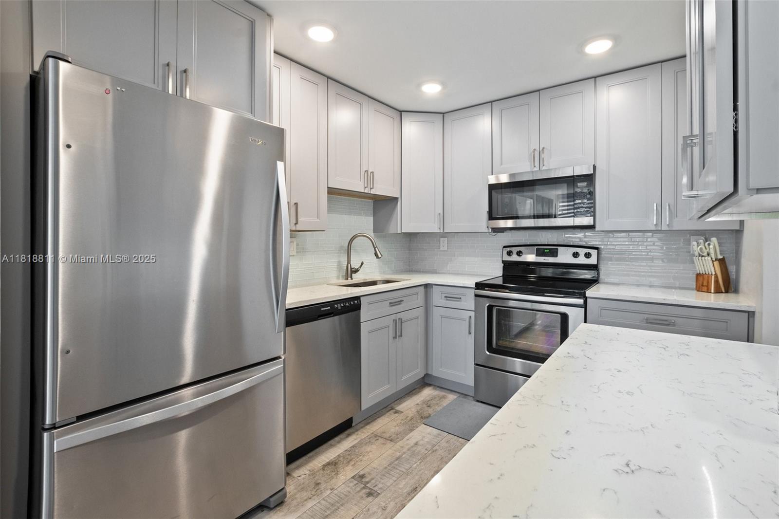 2781 Taft St #308, Hollywood, Florida image 11