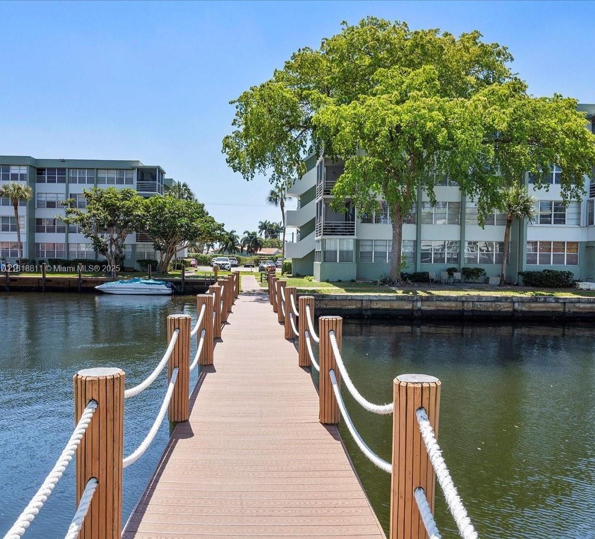 2781 Taft St #308, Hollywood, Florida image 27