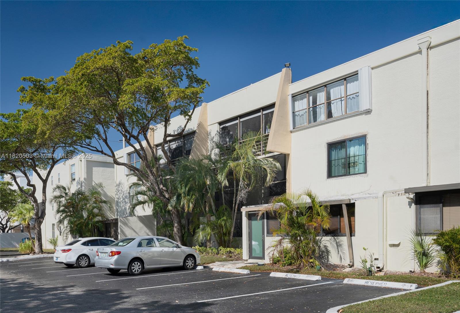 20291 NE 30th Ave #PH20, Aventura, Florida image 36