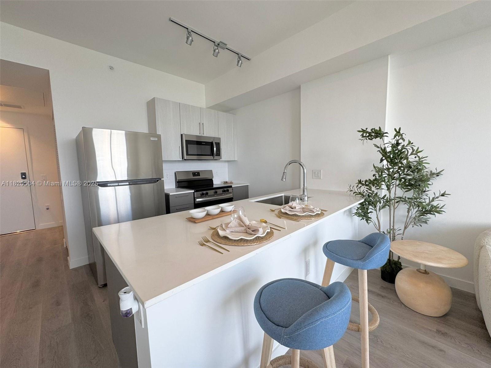 Property photo # 6