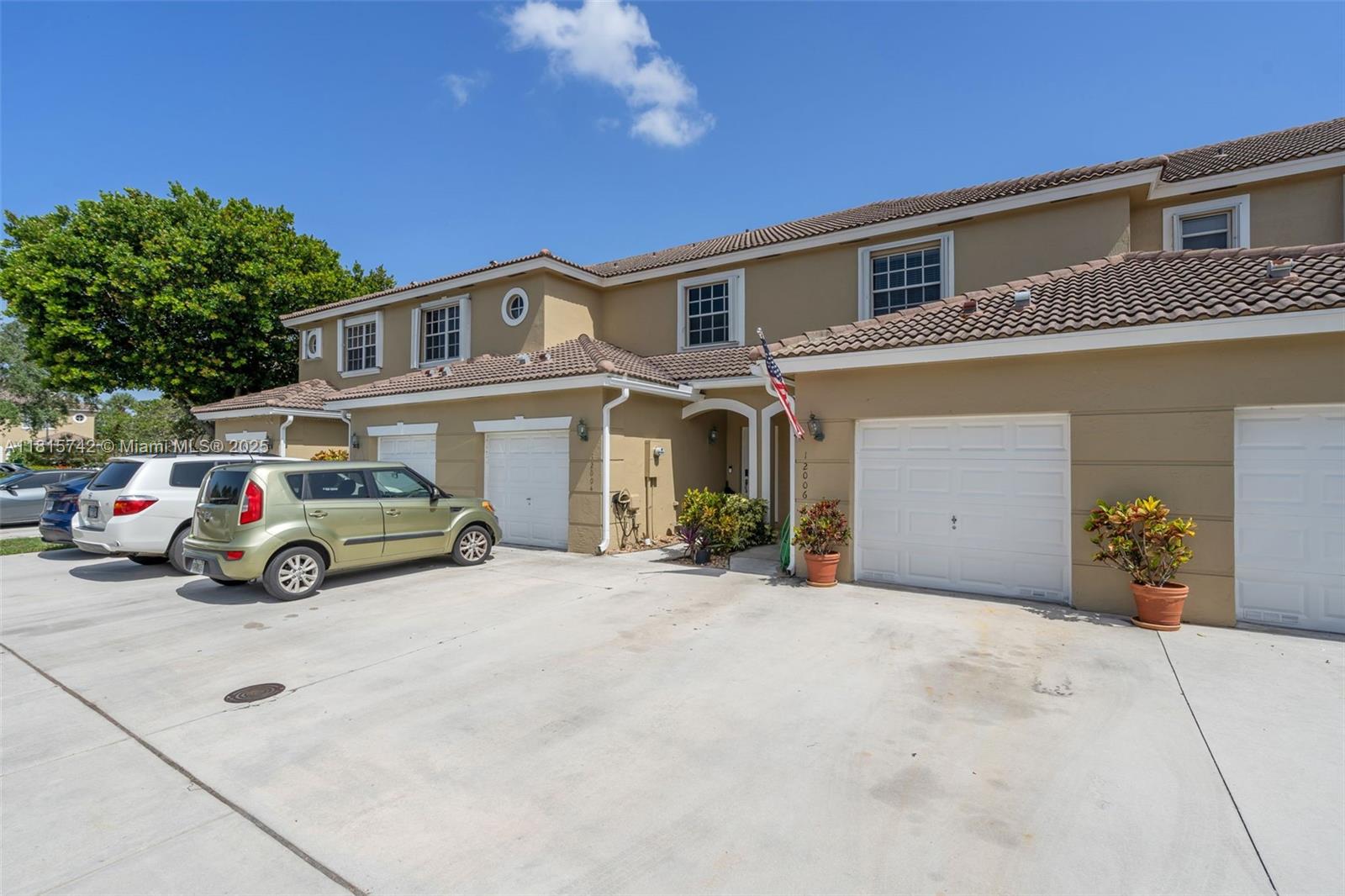 12006 SW 2nd St, Pembroke Pines, Florida image 2