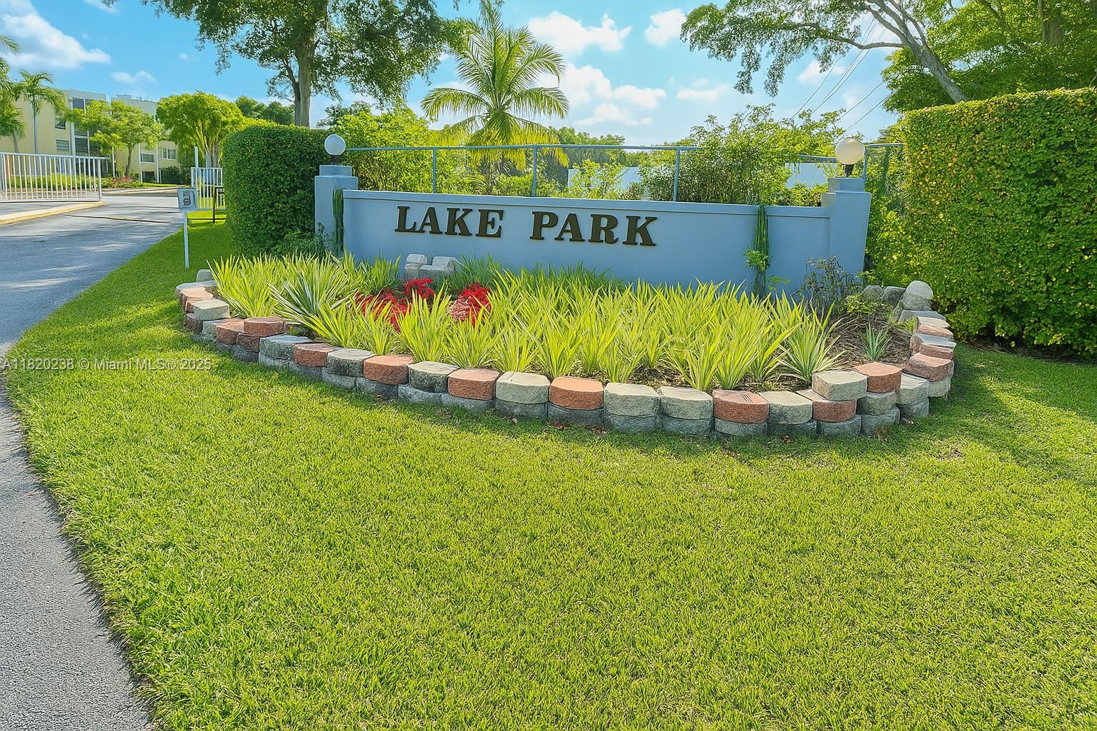 950 NE 199th St #2H, Miami, Florida image 21
