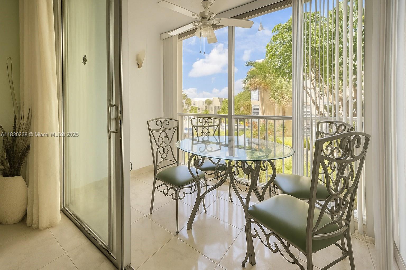 950 NE 199th St #2H, Miami, Florida image 4