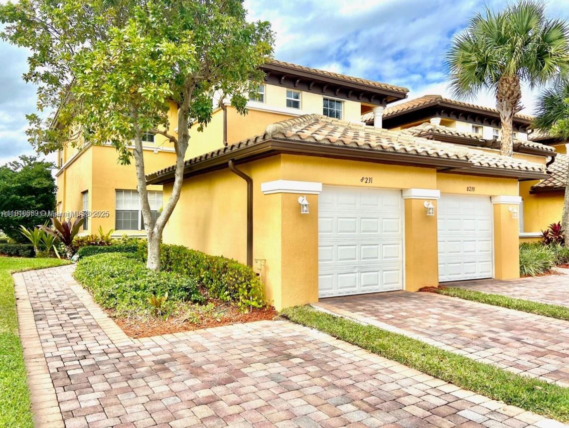 Property photo # 0
